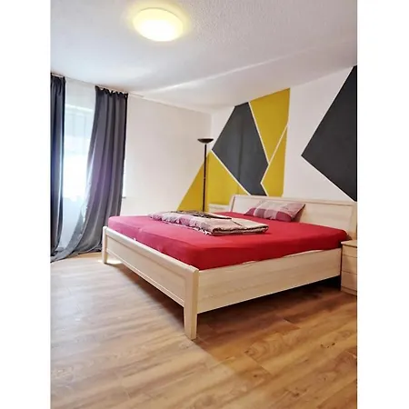 Mercy 1 Stock Mit Balkon Appartamento Lonnerstadt