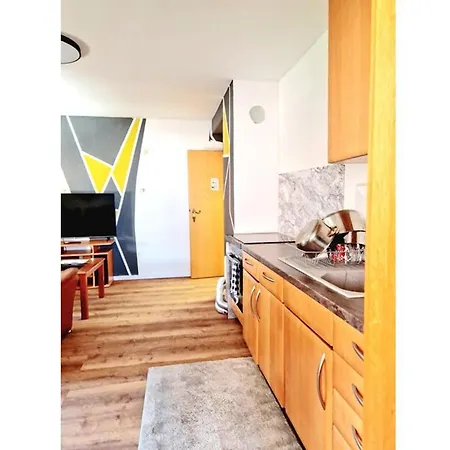 Mercy 1 Stock Mit Balkon * Lonnerstadt