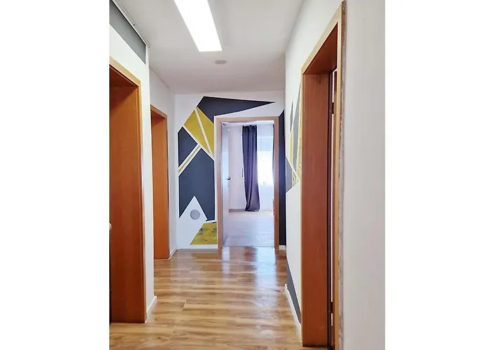 Mercy 1 Stock Mit Balkon