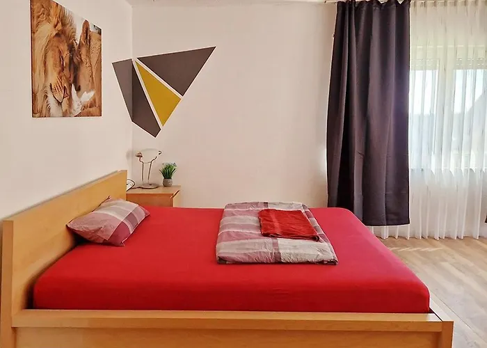 Mercy 1 Stock Mit Balkon * Lonnerstadt