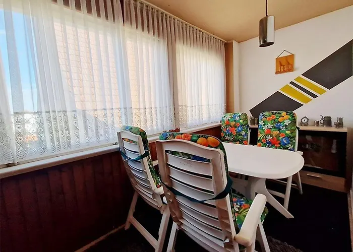 Mercy 1 Stock Mit Balkon Appartamento