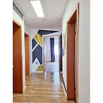 Mercy 1 Stock Mit Balkon