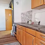 Apartman Mercy 1 Stock Mit Balkon *