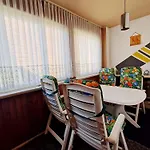 Mercy 1 Stock Mit Balkon Apartman