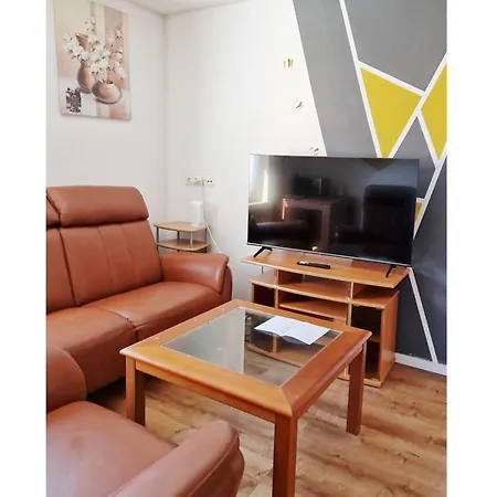 Apartment Mercy 1 Stock Mit Balkon *