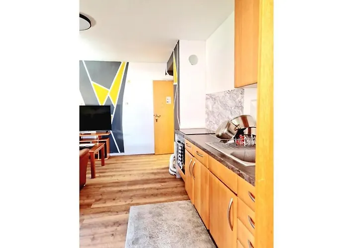 Mercy 1 Stock Mit Balkon * Lonnerstadt
